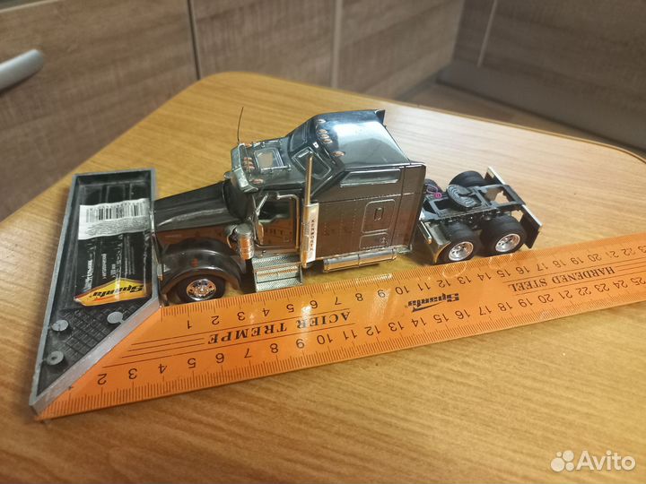 Модель kenworth t800