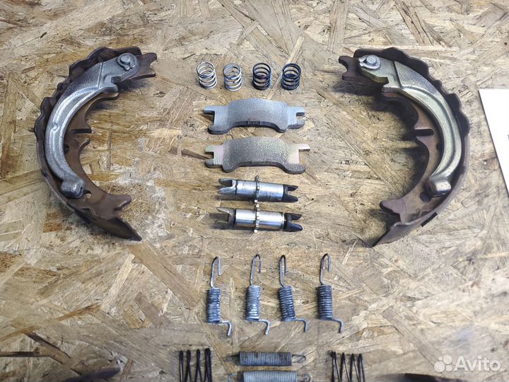 Комплект механизм ручника Toyota Mark II GX100