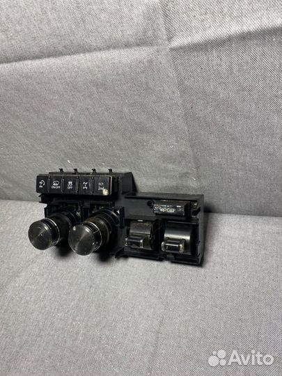 Панель управления подвеской LexusLX 570