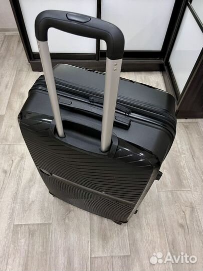 Чемодан на колесах размер L