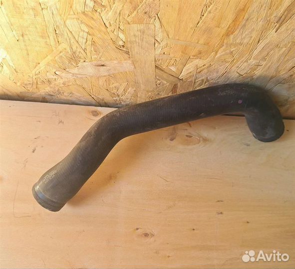 Патрубок радиатора Volvo XC90 2002