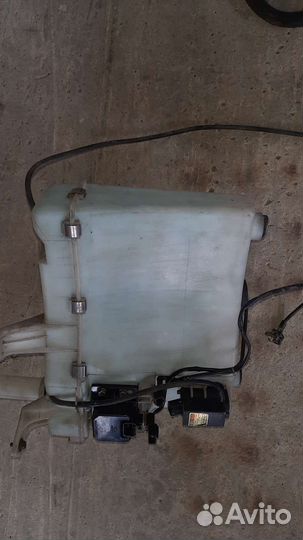 Бачок омывателя Киа Соренто 1