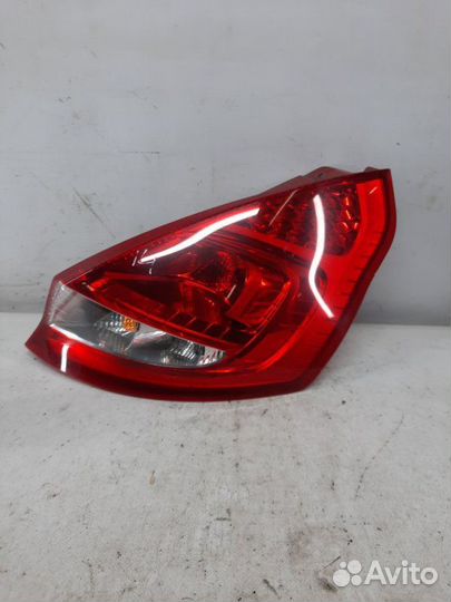 Фонарь задний правый Ford Fiesta хэтчбэк 3 дв. 1.4