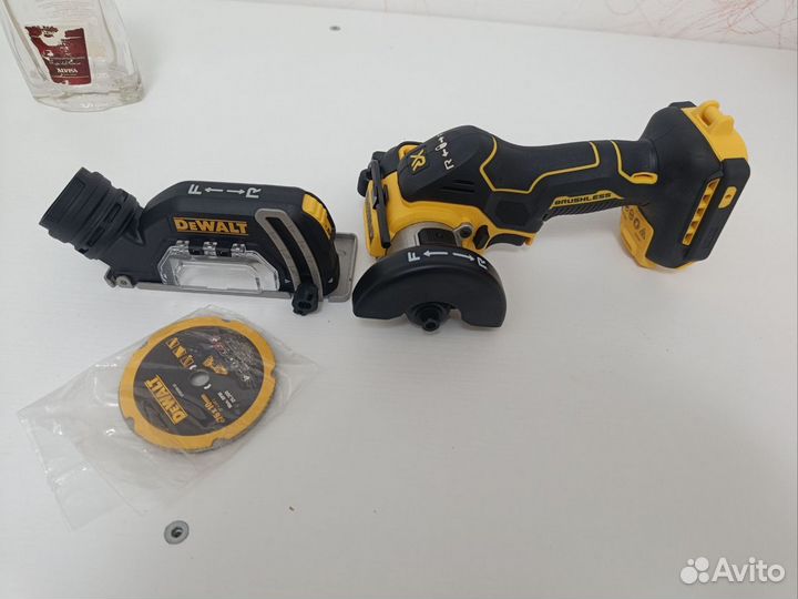 Мини ушм DeWalt DCS438