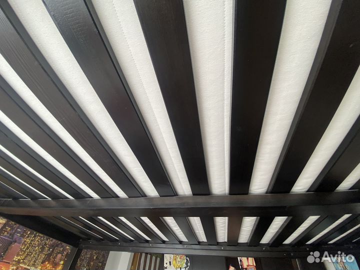 Кровать двуспальная с матрасом