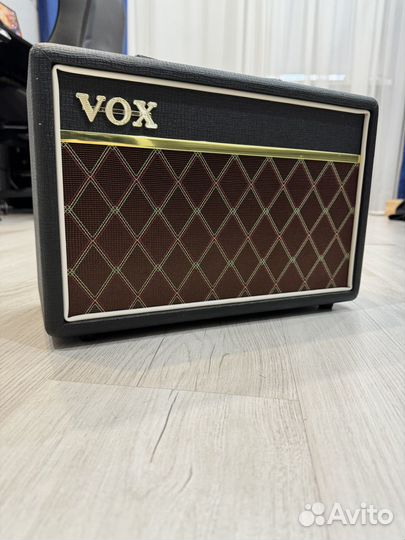 Комбоусилитель для нитары Vox pathfinder 10