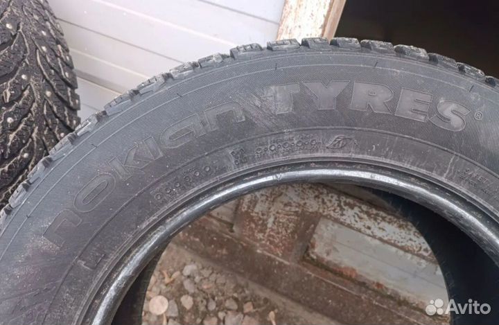 Nokian Tyres Hakkapeliitta 9 215/60 R16 96T