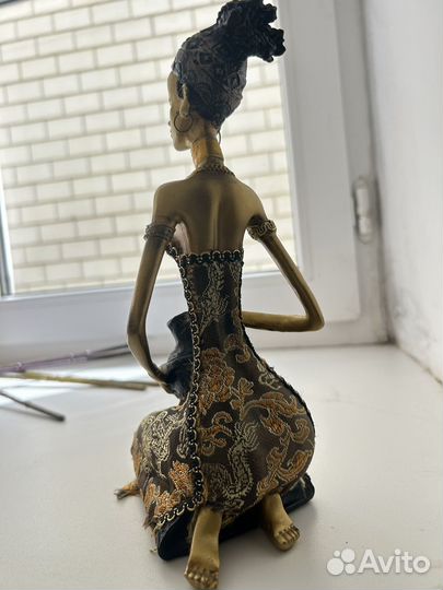 Статуэтка африканка