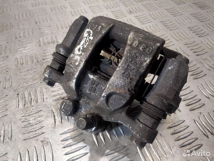 Задний левый суппорт Sportage 4