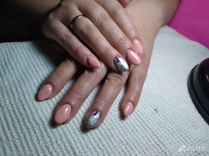 Наращивание ногтей и покрытие гель лак