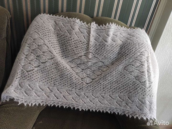 Палантин пуховый