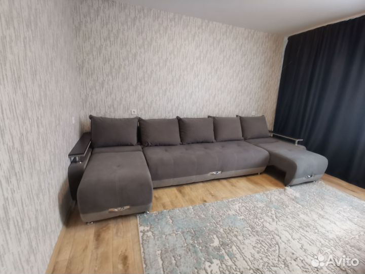 Большой угловой диван бу