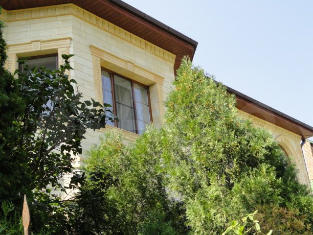 Дом 258 м² на участке 9 сот.