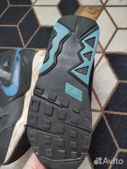 Утепленные кроссовки