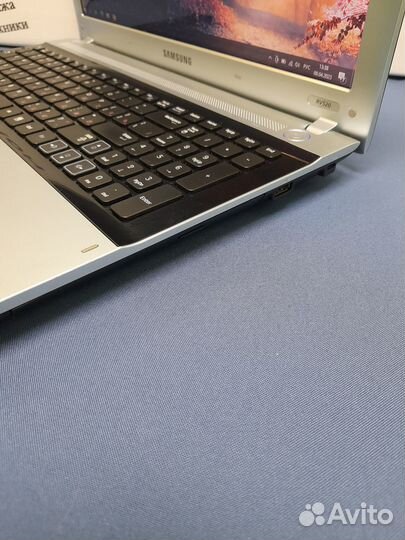 Ноутбук Samsung NP-RV520/i3-2310M/RAM 4/SSD 240Gb