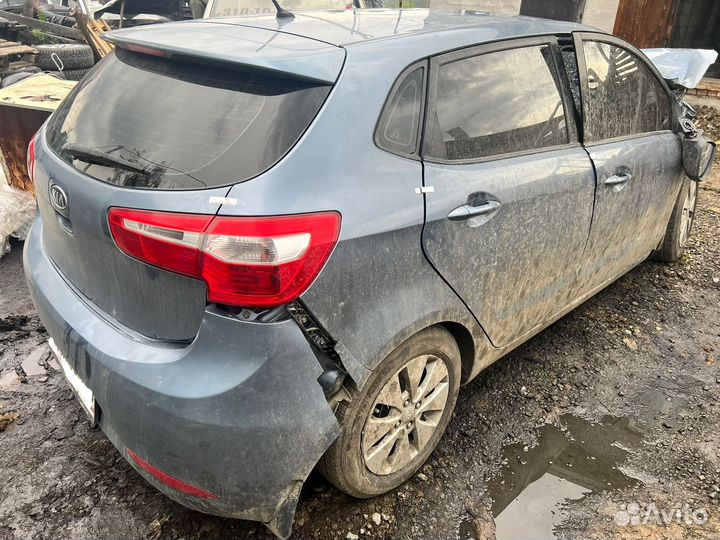 В разборе Kia Rio 3