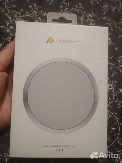 Беспроводное зарядное устройство Lyambda