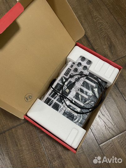 Akai mpk mini mk3 - midi-клавиатура