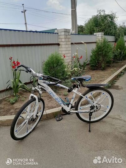 Скоростной велосепед с литыми дисками