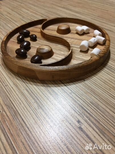 Вазочка резная деревянная 