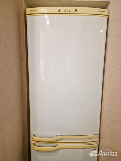Холодильник двухкамерный Samsung на запчасти