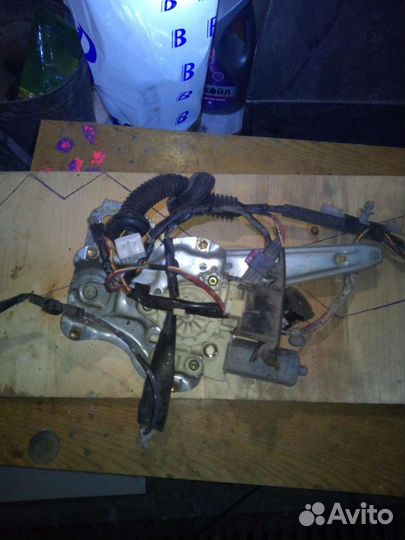 Замок двери Toyota Corolla