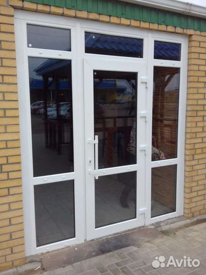 Входная группа алюминиевая дверь пластиковая