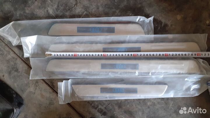 Накладки на пороги Audi