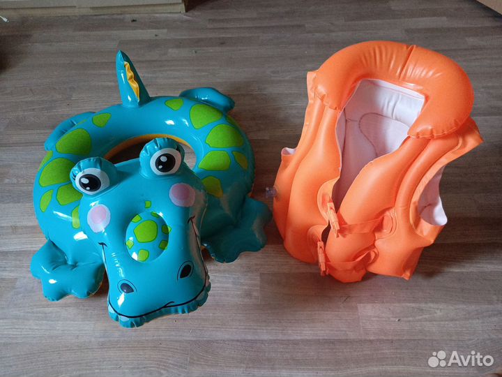 Спасательный жилет и круг детский