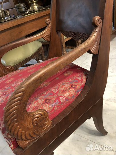 Кресло антикварное