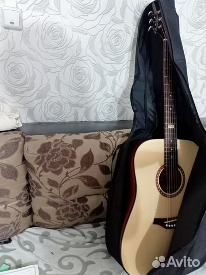 Акустическая гитара