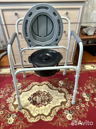 Санитарное кресло туалет