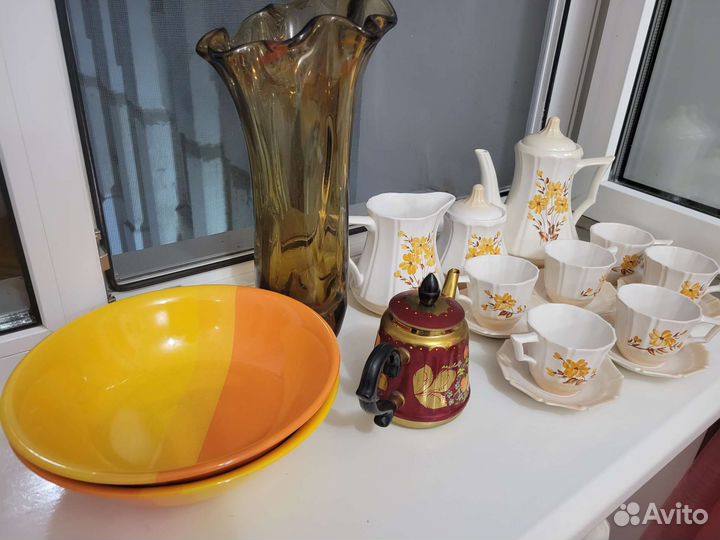 Сервиз чайный,ваза,заварной чайн,салат,щипцыZepter