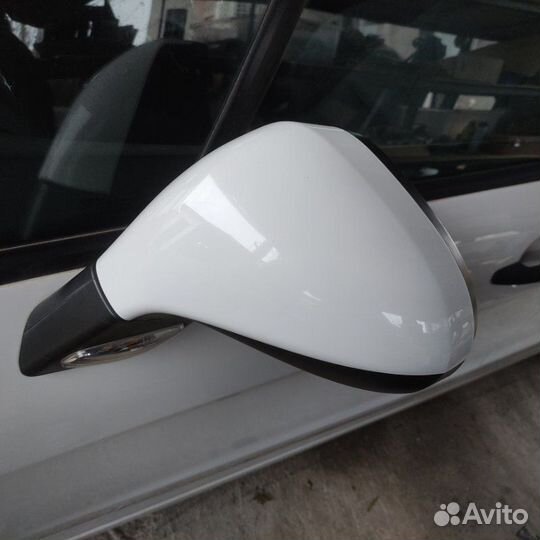 Зеркало заднего вида боковое левое Peugeot 408 1.6