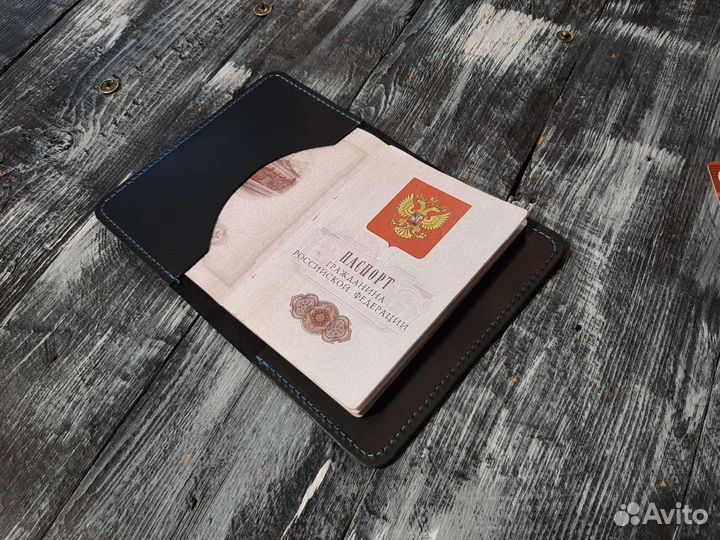 Обложка на паспорт кожаная