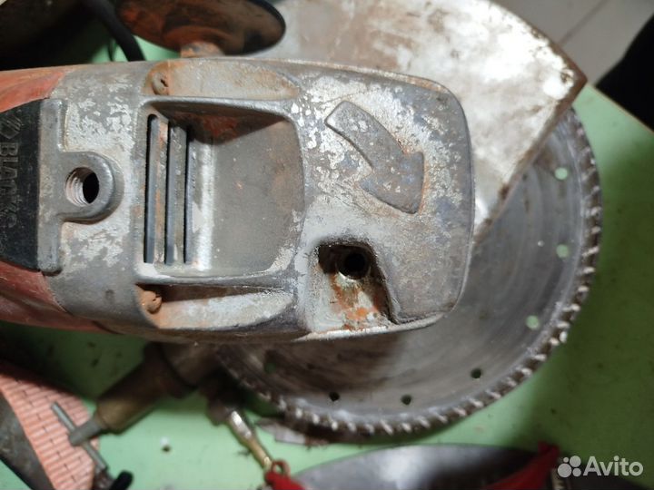 Ушм black Decker 230