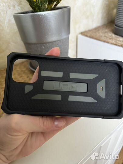 Чехол на iPhone 12 UAG