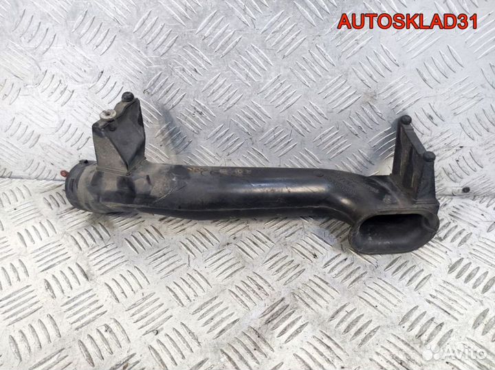 Патрубок воздушного фильтра Opel Astra H 551020308