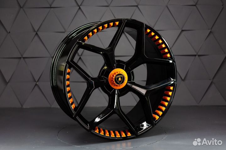 Кованые диски 23 Lamborghini Urus в наличии