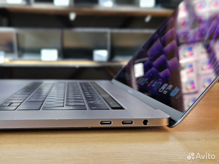 Ноутбук Apple MacBook Pro (2017 года)