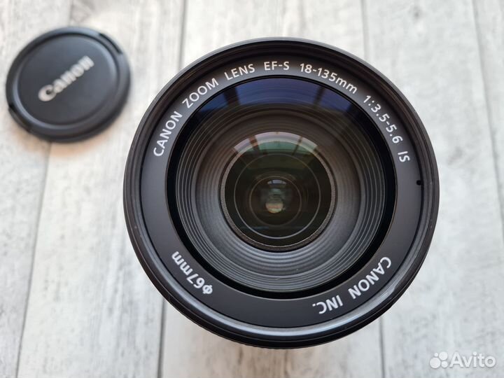 Объектив Canon EF-S 18-135mm f/3.5-5.6 IS