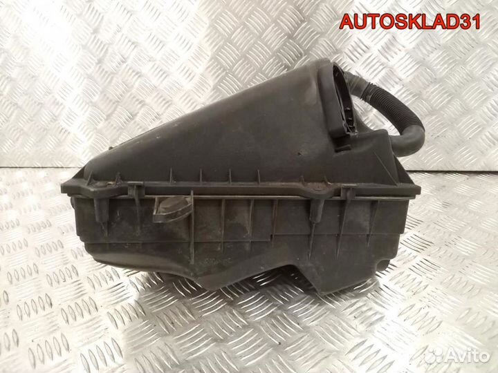 Корпус воздушного фильтра VW Golf 4 1J0129607AC