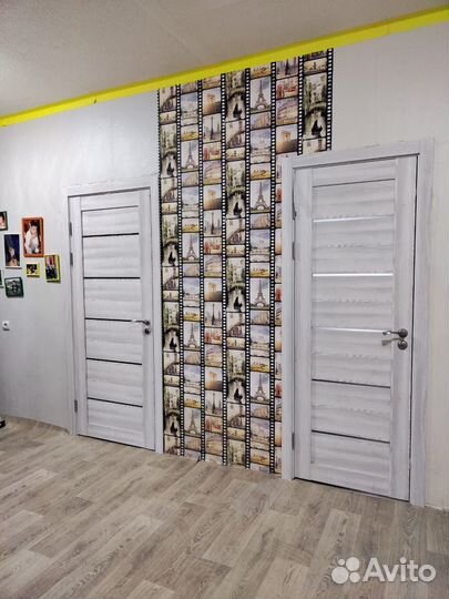 Двойные распашные двери в наличии