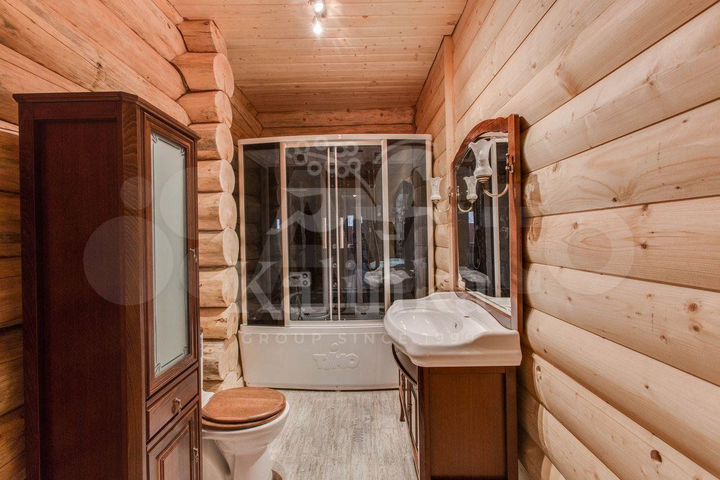 Дом 300 м² на участке 12 сот.