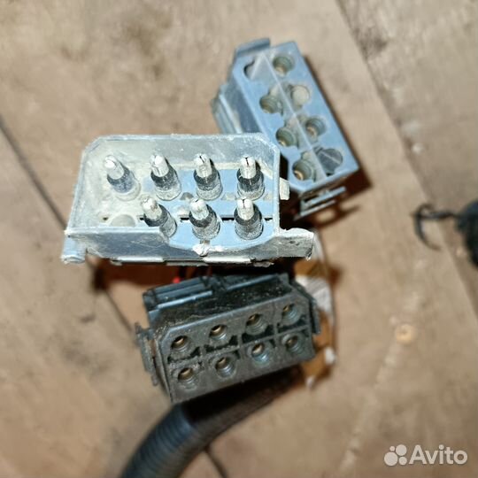 Проводка подкапотная Вольво 940