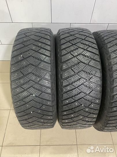 Goodyear UltraGrip Ice Arctic SUV 225/65 R17