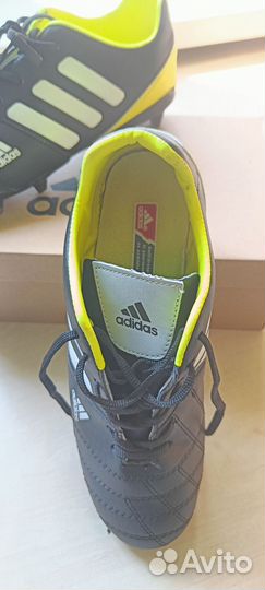 Футбольные бутсы adidas