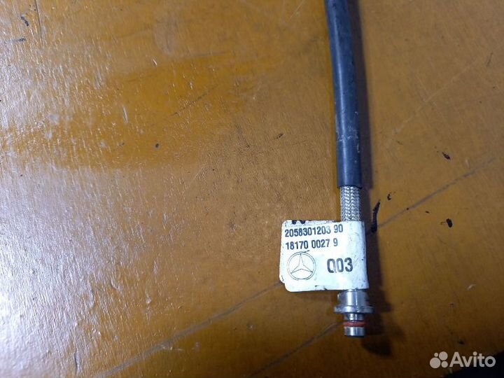 Патрубок (трубопровод, шланг) Mercedes E-Class