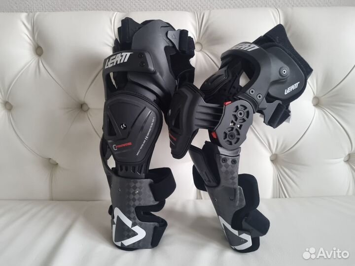 Haкoлeннuк Carbon Leatt Knee Brace C-Frame Карбон