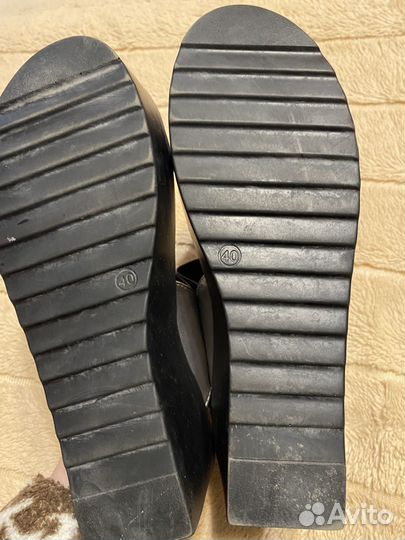 Продам босоножки 40 размер